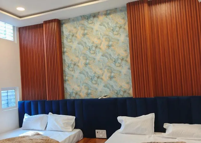 Hotel Ellora